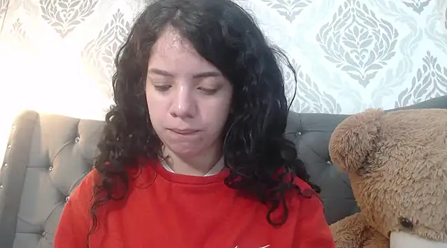 Snapshot of EmmaCowperr chatting on February 24, 2025, 1:21 pm EmmaCowperr online show from February 24, 2025, 1:21 pm