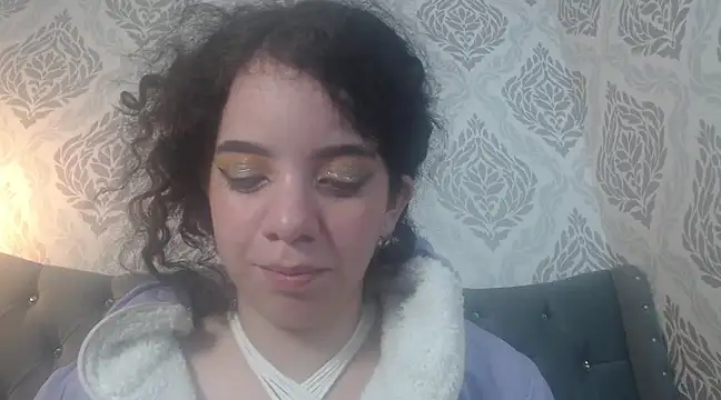 Snapshot of EmmaCowperr chatting on March 21, 2025, 9:01 pm EmmaCowperr online show from March 21, 2025, 9:01 pm