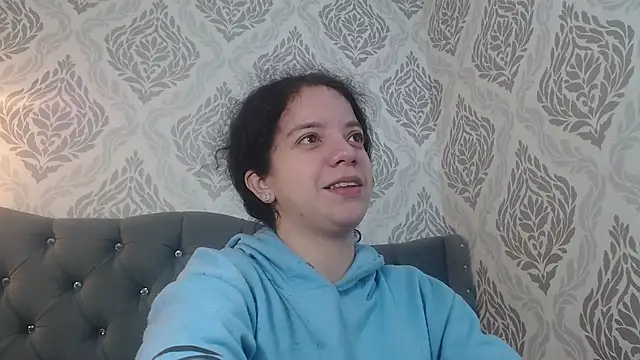 Snapshot of EmmaCowperr chatting on March 15, 2025, 5:37 pm EmmaCowperr online show from March 15, 2025, 5:37 pm