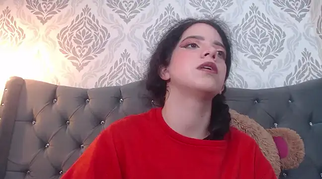 Snapshot of EmmaCowperr chatting on March 5, 2025, 4:57 pm EmmaCowperr online show from March 5, 2025, 4:57 pm