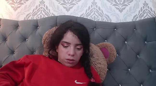 Snapshot of EmmaCowperr chatting on March 5, 2025, 8:00 pm EmmaCowperr online show from March 5, 2025, 8:00 pm