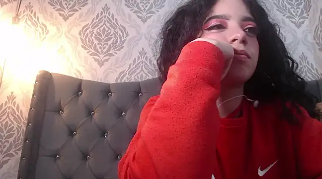 Snapshot of EmmaCowperr chatting on March 10, 2025, 2:48 pm EmmaCowperr online show from March 10, 2025, 2:48 pm