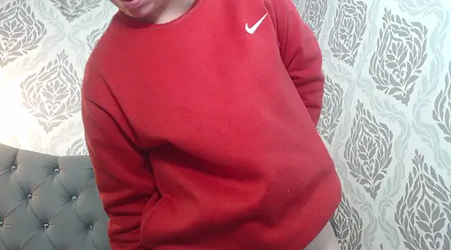 Snapshot of EmmaCowperr chatting on March 14, 2025, 11:45 am EmmaCowperr online show from March 14, 2025, 11:45 am