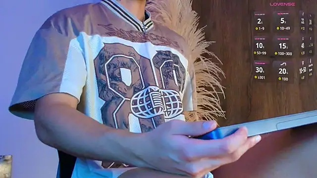 Josep Davies online show from November 4, 2025, 9:29 pm