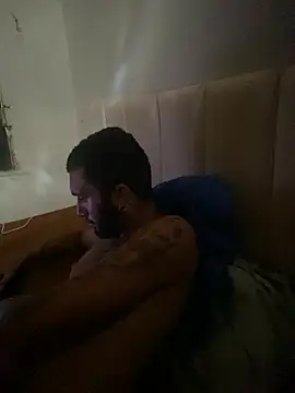 Novinhosputos69 online show from June 23, 2026, 5:22 pm