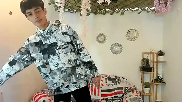 Snapshot of oliverhot2005 chatting on November 4, 2025, 7:50 pm oliverhot2005 online show from November 4, 2025, 7:50 pm