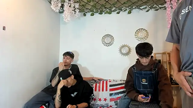 Snapshot of oliverhot2005 chatting on October 23, 2025, 8:29 pm oliverhot2005 online show from October 23, 2025, 8:29 pm