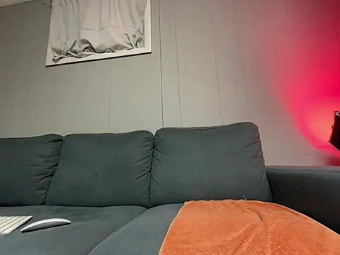 Snapshot of mouser21212 chatting on February 24, 2025, 7:33 am mouser21212 online show from February 24, 2025, 7:33 am