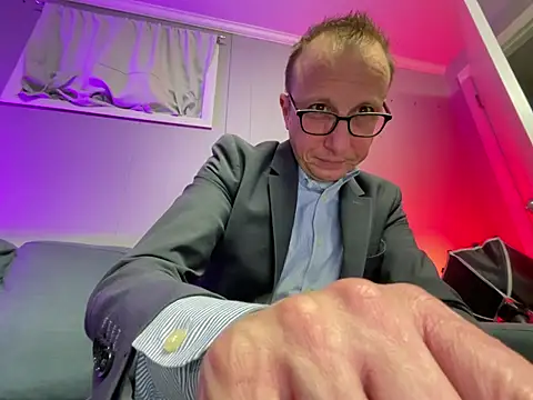 Snapshot of mouser21212 chatting on February 26, 2025, 7:23 am mouser21212 online show from February 26, 2025, 7:23 am