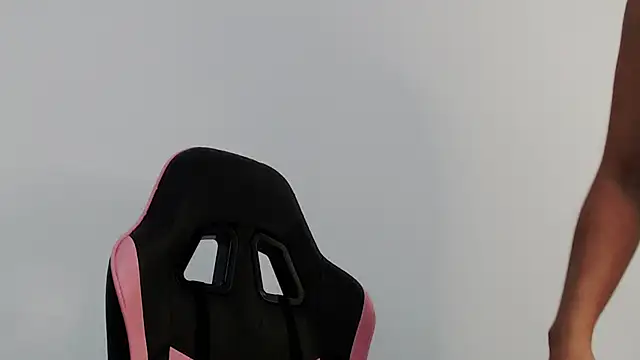 Snapshot of Emily_Guerra1 chatting on March 5, 2025, 4:46 pm Emily Guerra1 online show from March 5, 2025, 4:46 pm