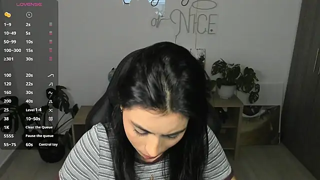 Dahian-peach online show from December 14, 2024, 4:01 am