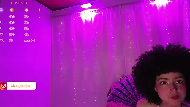 Snapshot of Alice_winter_ chatting on December 16, 2024, 8:26 pm Alice winter online show from December 16, 2024, 8:26 pm
