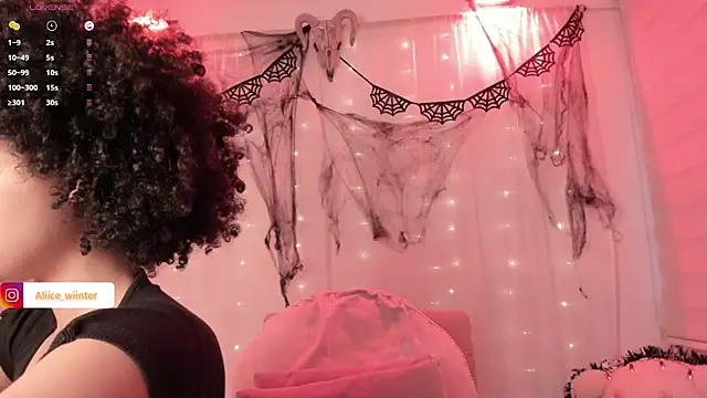 Snapshot of Alice_winter_ chatting on October 24, 2025, 6:07 pm Alice winter online show from October 24, 2025, 6:07 pm