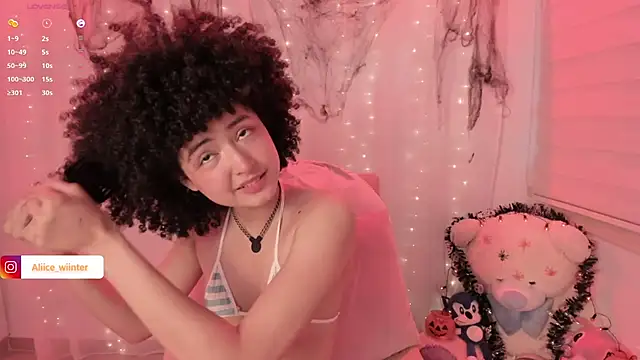 Snapshot of Alice_winter_ chatting on October 23, 2025, 7:12 pm Alice winter online show from October 23, 2025, 7:12 pm