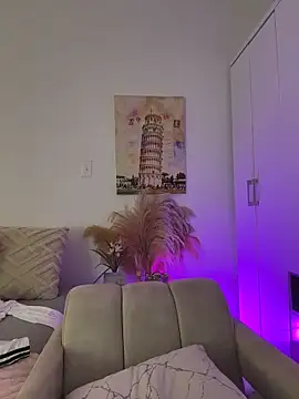 Ashleyjenner  online show from March 10, 2026, 1:04 pm