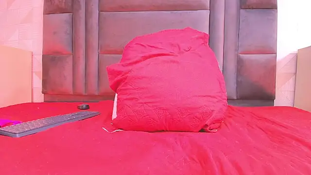 Snapshot of hot_dione chatting on October 17, 2025, 7:15 pm hot dione online show from October 17, 2025, 7:15 pm