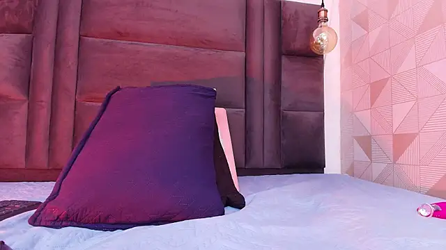 Snapshot of hot_dione chatting on October 3, 2025, 7:15 pm hot dione online show from October 3, 2025, 7:15 pm