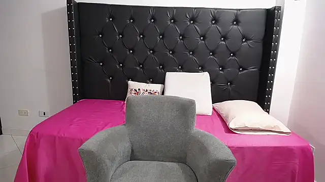 Snapshot of renata_salinas_1 chatting on January 17, 2026, 12:31 pm renata salinas 1 online show from January 17, 2026, 12:31 pm