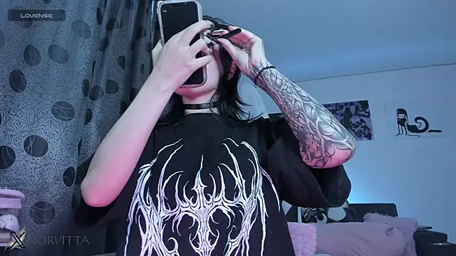 Snapshot of satanbabee chatting on December 17, 2025, 10:37 pm satanbabee online show from December 17, 2025, 10:37 pm