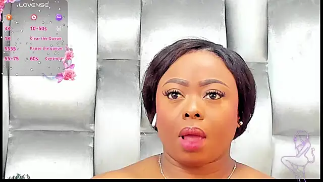 Snapshot of CamilaBenitez chatting on October 18, 2025, 12:40 pm CamilaBenitez online show from October 18, 2025, 12:40 pm