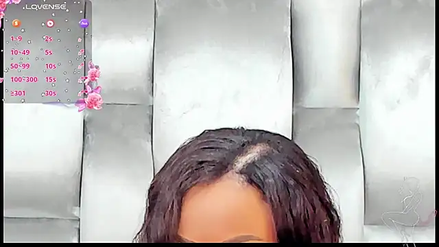 CamilaBenitez online show from November 2, 2025, 2:22 pm