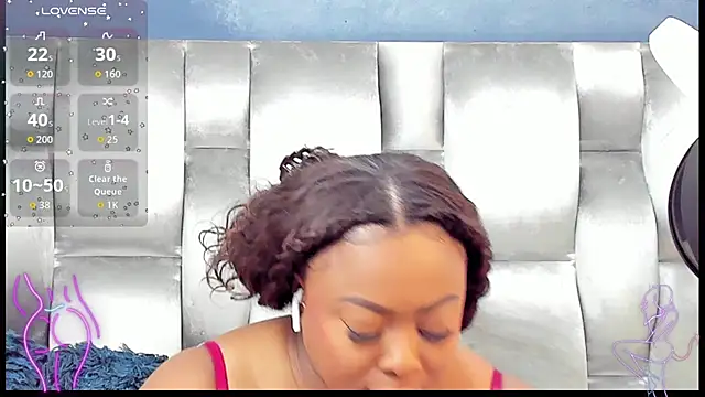 Snapshot of CamilaBenitez chatting on September 23, 2025, 9:44 pm CamilaBenitez online show from September 23, 2025, 9:44 pm