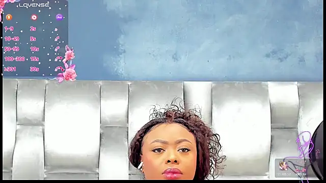 Snapshot of CamilaBenitez chatting on October 15, 2025, 7:22 pm CamilaBenitez online show from October 15, 2025, 7:22 pm