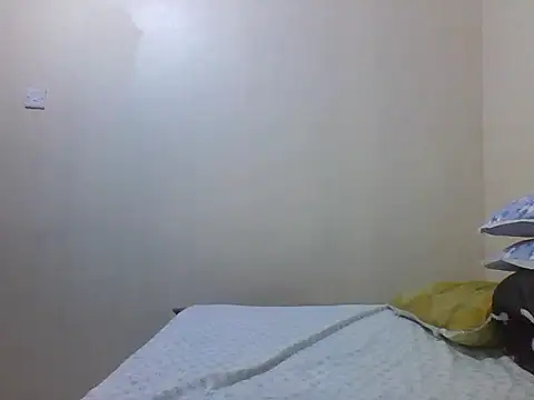 princess-cutie12 online show from September 21, 2025, 7:13 am