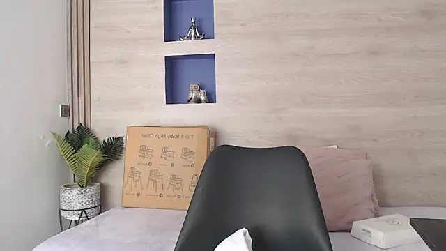 Dakotagloss online show from April 13, 2026, 9:08 pm