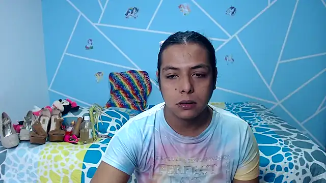 Snapshot of EmilyTsSweet chatting on October 24, 2025, 12:59 pm EmilyTsSweet online show from October 24, 2025, 12:59 pm