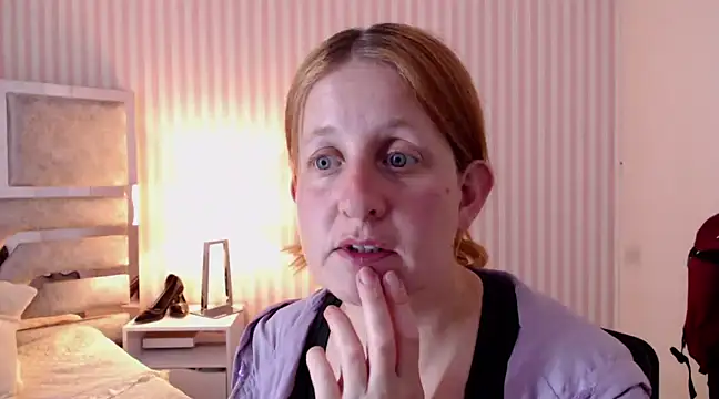 ViioletaMora online show from February 25, 2025, 3:09 am