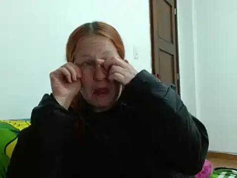 Snapshot of ViioletaMora chatting on October 13, 2025, 5:09 am ViioletaMora online show from October 13, 2025, 5:09 am