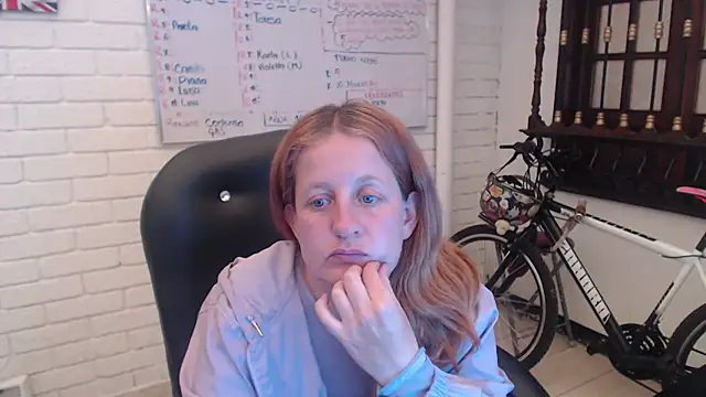 ViioletaMora online show from February 20, 2025, 10:04 pm