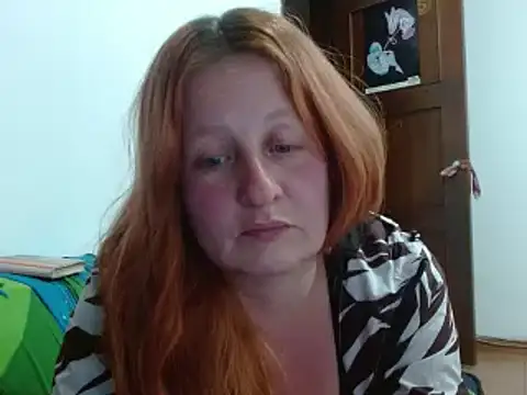 Snapshot of ViioletaMora chatting on October 27, 2025, 6:14 am ViioletaMora online show from October 27, 2025, 6:14 am