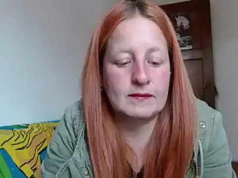 Snapshot of ViioletaMora chatting on October 23, 2025, 8:29 pm ViioletaMora online show from October 23, 2025, 8:29 pm