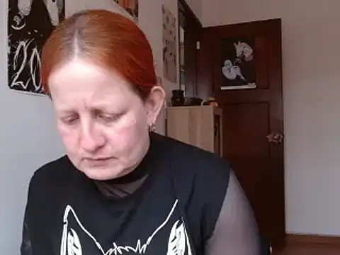 Snapshot of ViioletaMora chatting on February 4, 2026, 4:57 pm ViioletaMora online show from February 4, 2026, 4:57 pm