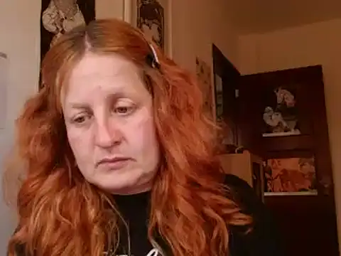 Snapshot of ViioletaMora chatting on February 27, 2026, 10:31 pm ViioletaMora online show from February 27, 2026, 10:31 pm