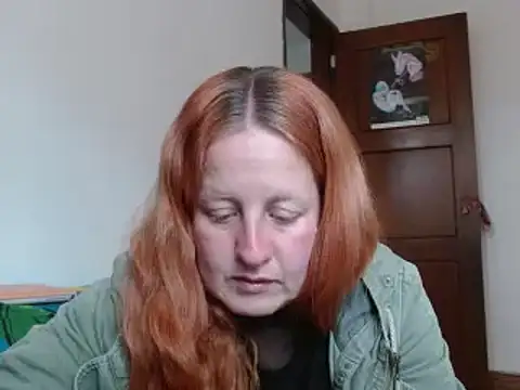 Snapshot of ViioletaMora chatting on October 29, 2025, 9:25 pm ViioletaMora online show from October 29, 2025, 9:25 pm