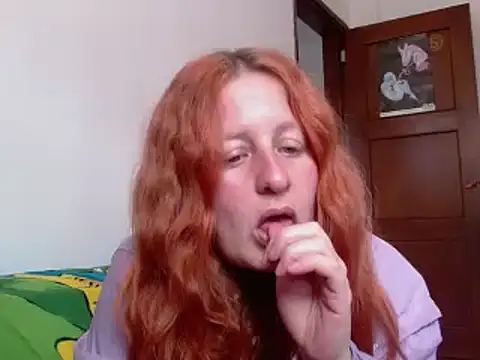 Snapshot of ViioletaMora chatting on October 15, 2025, 7:22 pm ViioletaMora online show from October 15, 2025, 7:22 pm