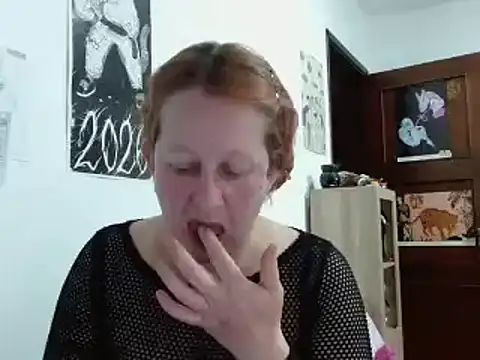 Snapshot of ViioletaMora chatting on February 19, 2026, 11:45 pm ViioletaMora online show from February 19, 2026, 11:45 pm