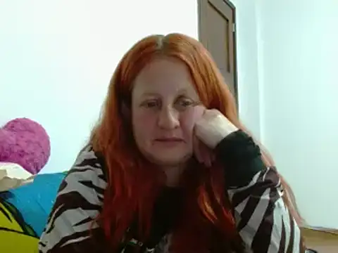 Snapshot of ViioletaMora chatting on September 26, 2025, 5:14 am ViioletaMora online show from September 26, 2025, 5:14 am