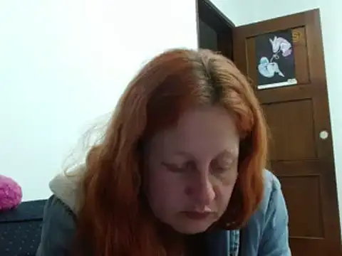 Snapshot of ViioletaMora chatting on October 9, 2025, 4:57 am ViioletaMora online show from October 9, 2025, 4:57 am