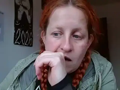 Snapshot of ViioletaMora chatting on February 16, 2026, 10:29 pm ViioletaMora online show from February 16, 2026, 10:29 pm