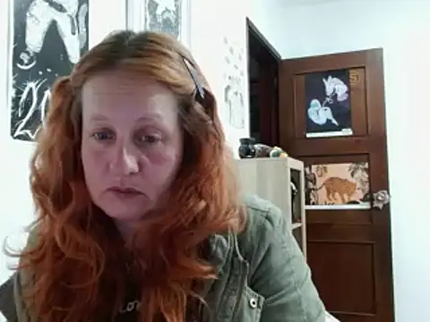 Snapshot of ViioletaMora chatting on February 23, 2026, 2:46 am ViioletaMora online show from February 23, 2026, 2:46 am