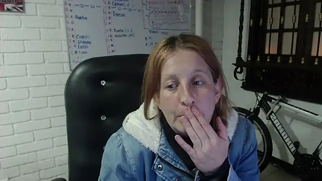 ViioletaMora online show from February 23, 2025, 7:22 am