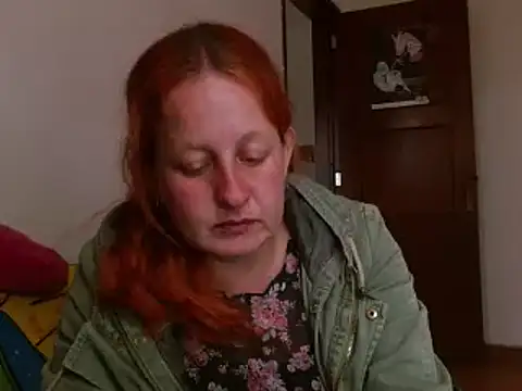 Snapshot of ViioletaMora chatting on October 17, 2025, 7:37 pm ViioletaMora online show from October 17, 2025, 7:37 pm