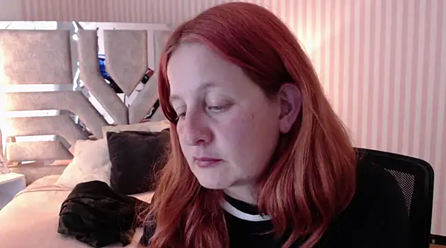 ViioletaMora online show from March 11, 2025, 2:32 am