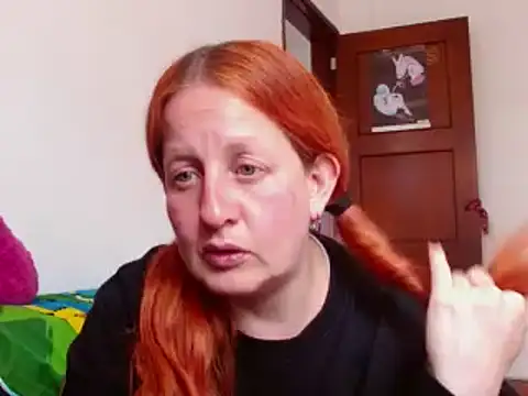 Snapshot of ViioletaMora chatting on October 20, 2025, 8:20 pm ViioletaMora online show from October 20, 2025, 8:20 pm