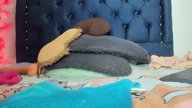 Snapshot of alice_love052 chatting on February 16, 2025, 8:33 pm alice love052 online show from February 16, 2025, 8:33 pm