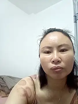 xiaoxuer online show from May 8, 2026, 3:10 am